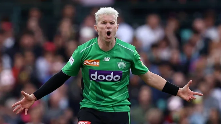Peter Siddle in the green Melbourne Stars shirt appealing for a wicket in a Big Bash League match